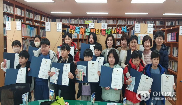 수원시 장안구 조원1동 새마을문고회, 독서프로그램 시상식 열어