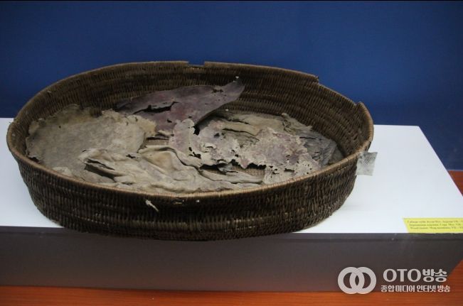 무흐산에서 발굴된 소그드인 문서함