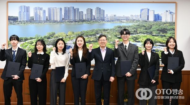 박사승 영통구청장, 신규 공직자에게 임용장 수여