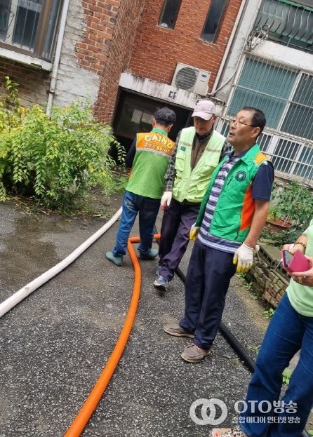지산동 자율방재단, 지하실 침수 현장 긴급 대응