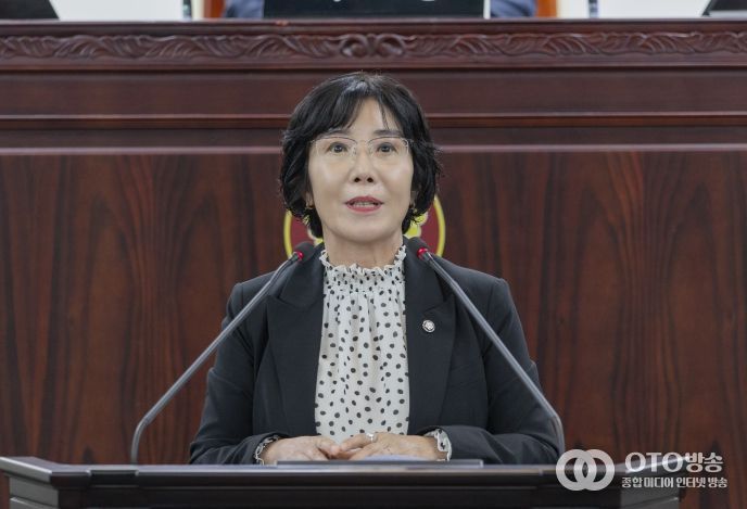 화성특례시의회 조오순 의원이 제245회 임시회 중 제1차 본회의에서 5분 자유발언을 하고 있다.