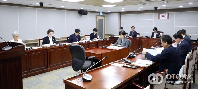 수원특례시의회 기획경제위원회 안건 심사