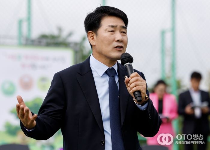 배정수 의장 축제 축사 모습