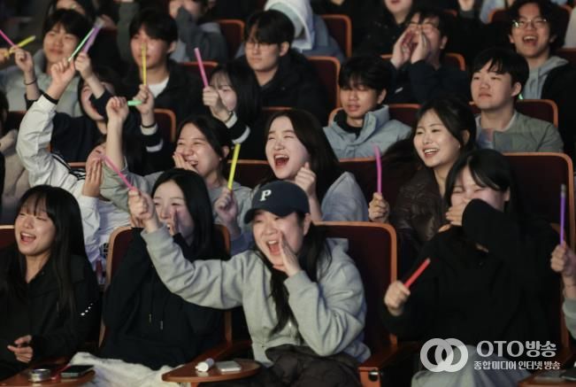 의왕 고3 청소년 힐링콘서트 <#OFF DAY>, 성공적 개최