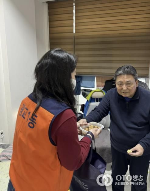 수원시 영통구 광교1동, 겨울맞이 따뜻한 반찬나눔으로 돌봄 이웃 안부 살펴